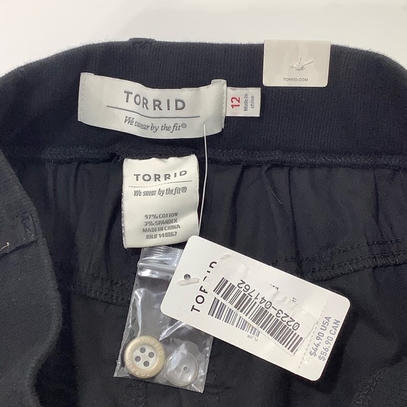 torrid high waist chino flat front pockets black cuffed shorts size 12 NWT - Picture 5 of 11